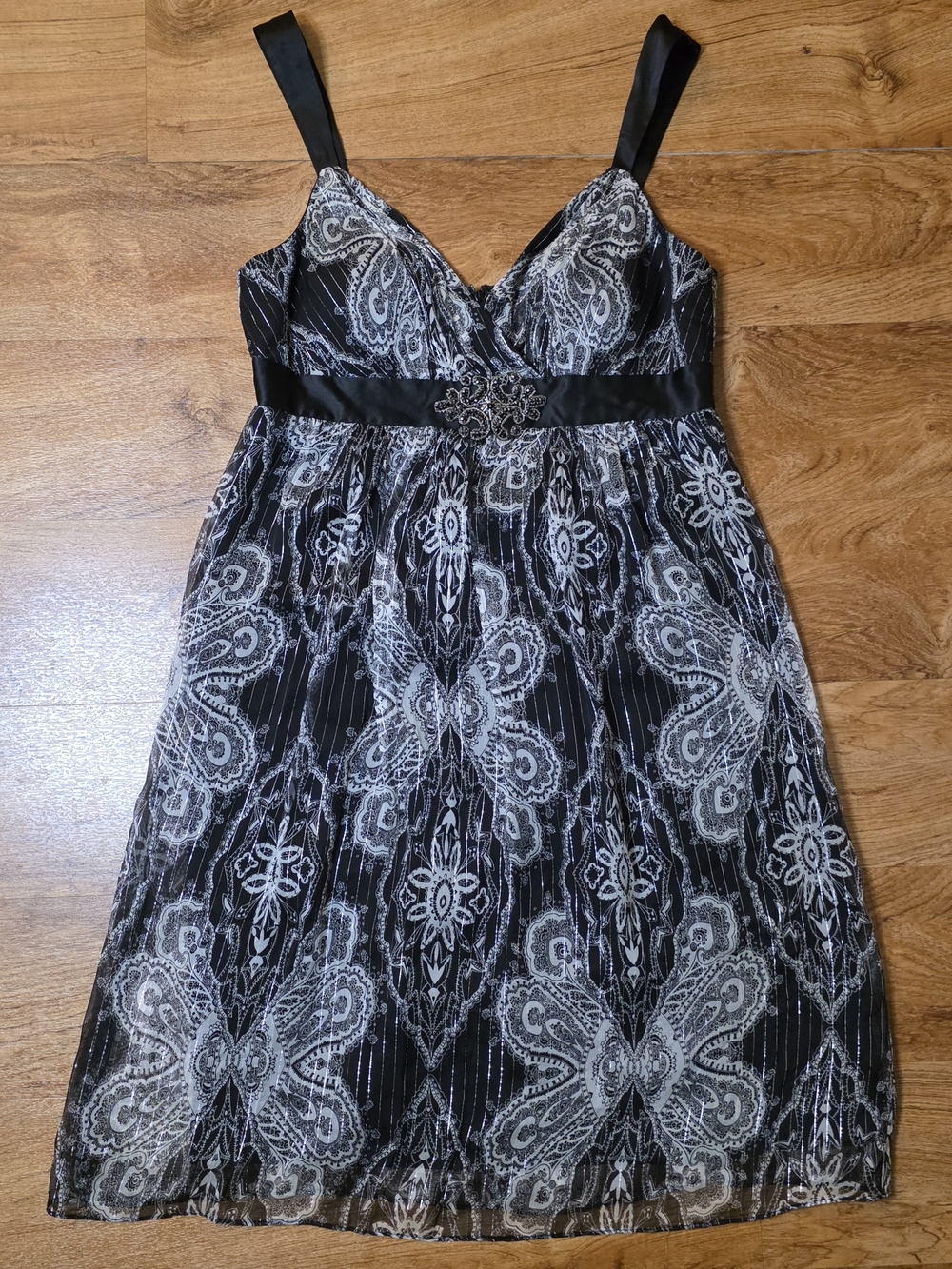 Muse Black & White Silk Paisley Sleeveless Dress